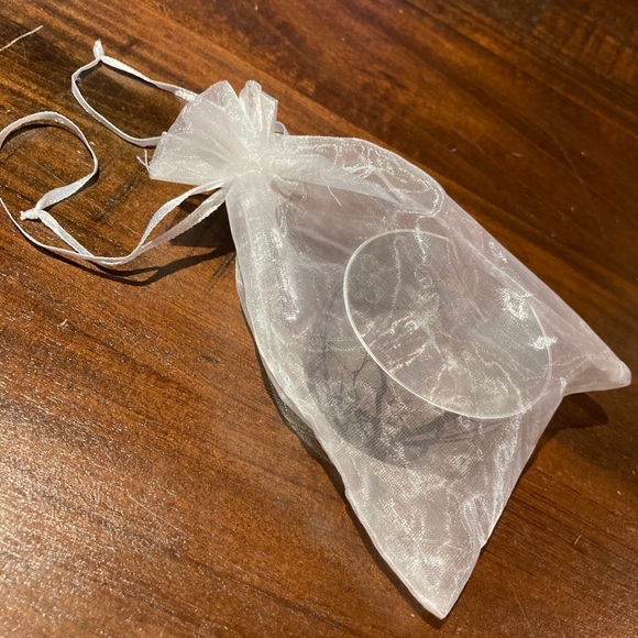 Beautiful cuff bracelet with tree design - Picture 7 of 7